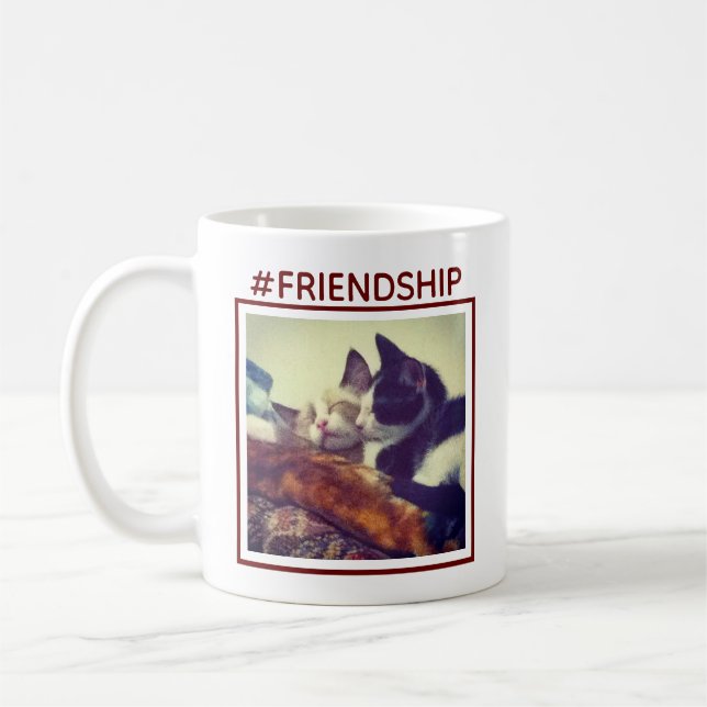 Mug Two Kittens Cuddle Photo Hashtag Friendship (Gauche)