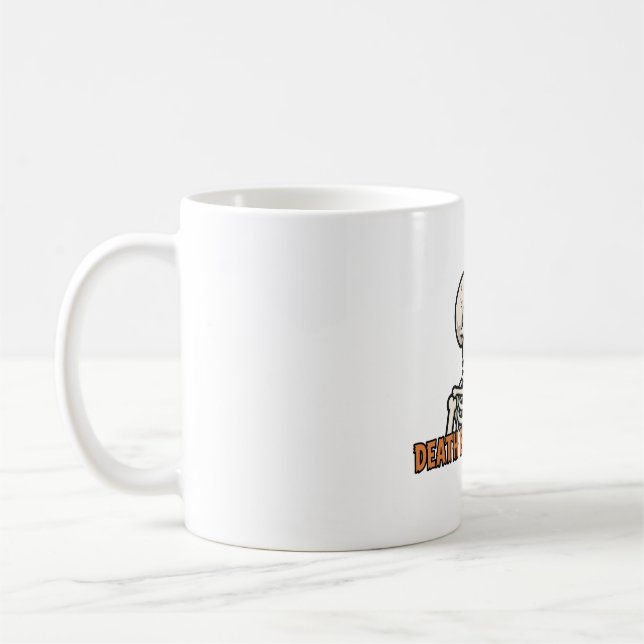 Mug Typographie d'Halloween Café Squelette Avant Décès (Gauche)