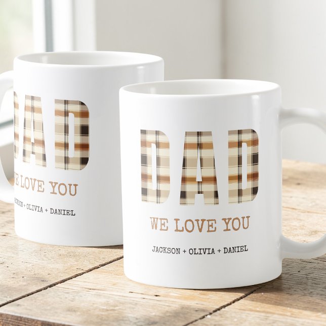 Mug Typographie Moderne Marron Papa On T'aime Noms des (Brown Modern Typography Dad We Love You Kids Names Coffee Mug)