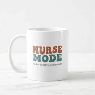 Mug Typographie Rétro en Mode Infirmière Personnalisée