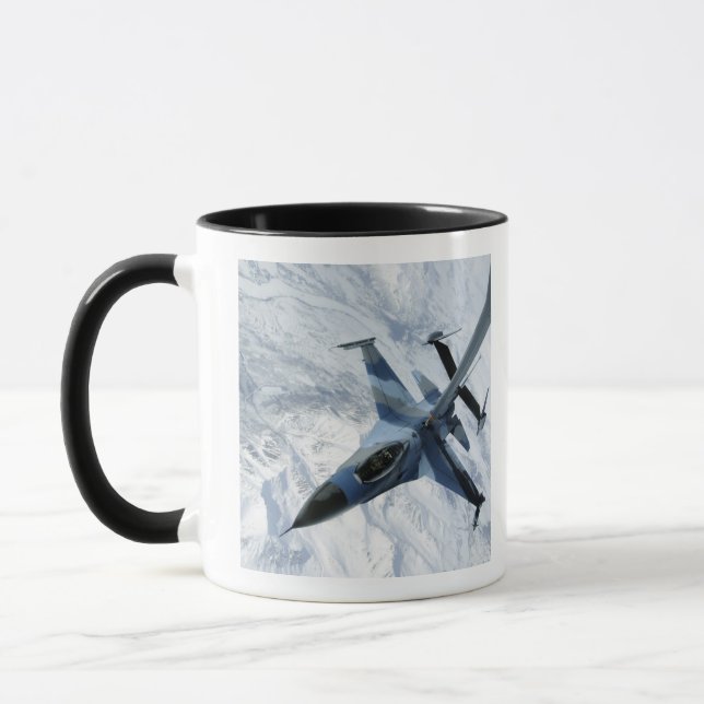 Mug Un agresseur F-16 est en position de contact (Gauche)