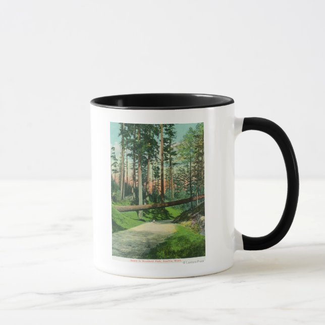 Mug Un arbre tombé sur la scène du parc Woodland (Droite)
