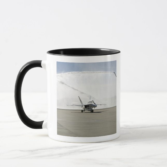 Mug Un avion F-18 (Gauche)