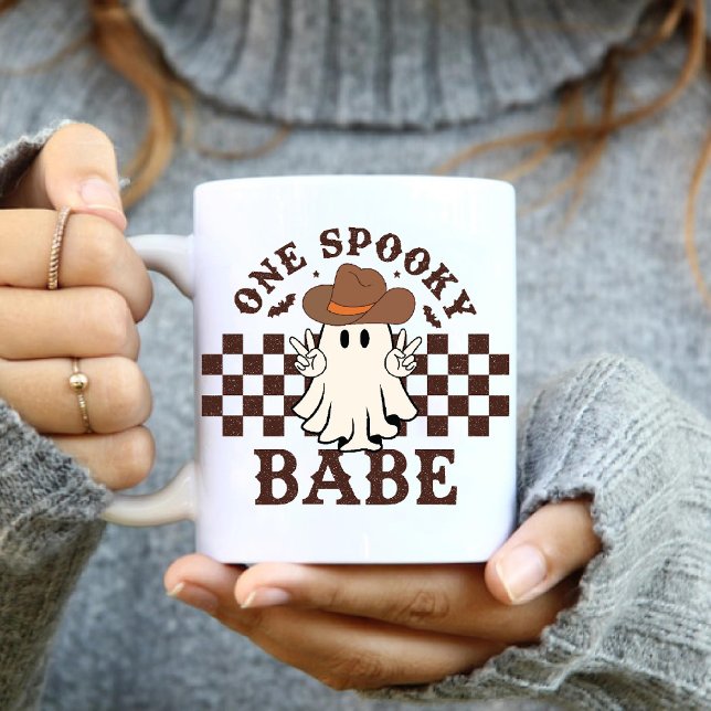 Mug Un bébé Éffrayant Occidentale Fille Fantôme Annive (One Spooky Babe Western Ghost Cowgirl Birthday Coffee Mug)