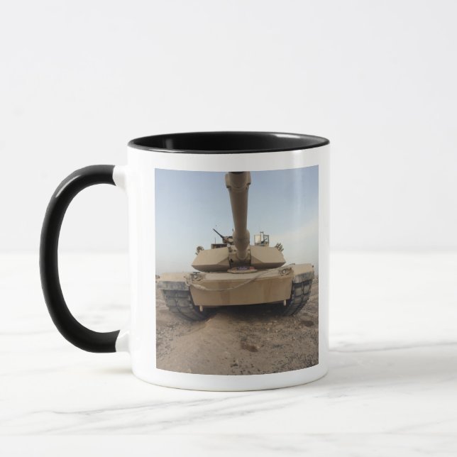 Mug Un char de combat principal M-1A1 (Gauche)
