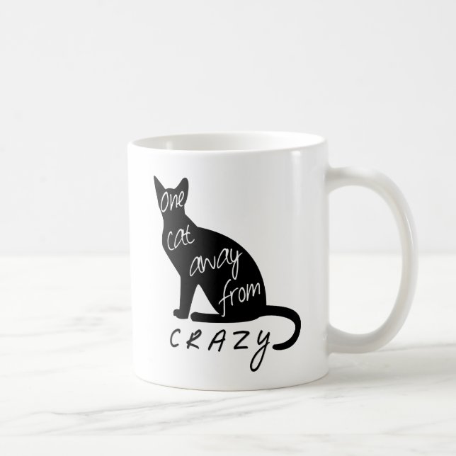 Mug Un chat loin de CRAZY drôle silhouette (Droite)