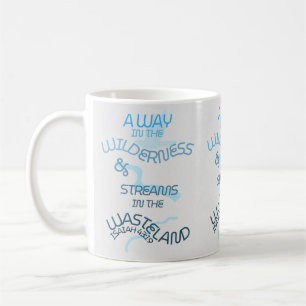 Mug Un chemin dans le désert et les cours d'eau dans l