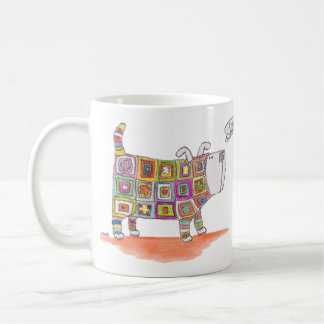 Mug Un chien en tenue au crochet.