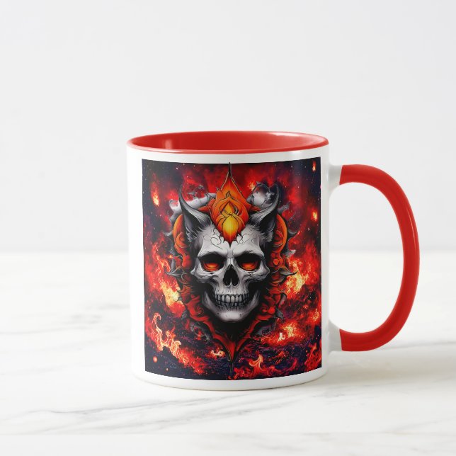 Mug Un crâne effrayant et stylisé entouré de flammes. (Droite)