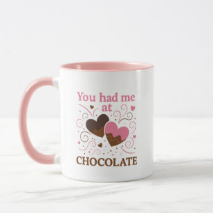 Mug Un design rose et marron cœurs avec une touche dou