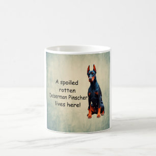 Mug Un Doberman Pinscher Tourné Vit Ici