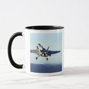 Mug Un F/A-18C Hornet démarre depuis le poste de pilot