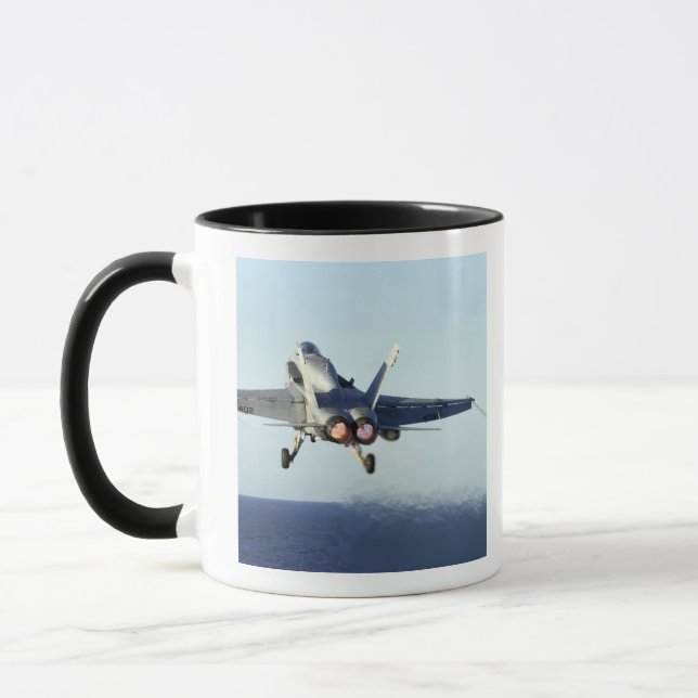 Mug Un F/A-18C Hornet démarre depuis le poste de pilot (Gauche)