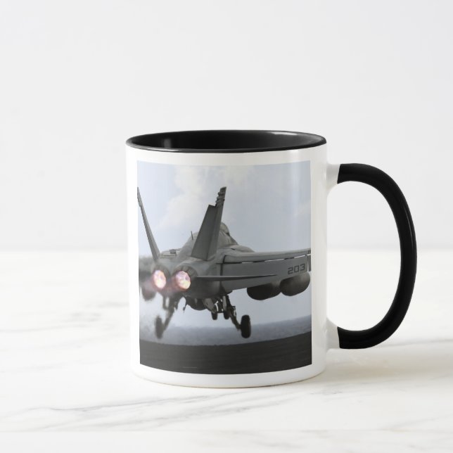 Mug Un F/A-18E Super Hornet lance (Droite)