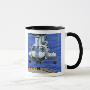 Mug Un hélicoptère CH-46E Sea Knight