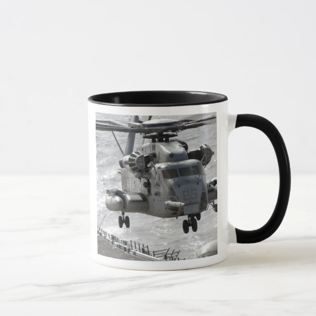 Mug Un hélicoptère CH-53E Super Stallion (Droite)