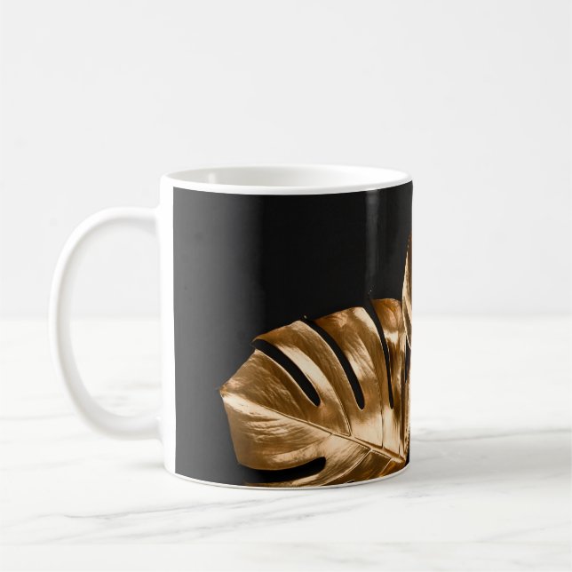 Mug Un imprimé à lèvres laissé par rouge à lèvres sur  (Gauche)