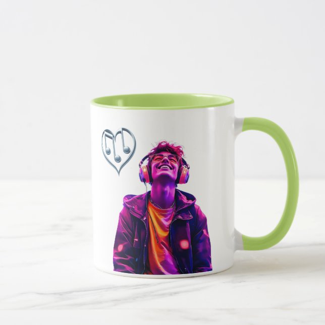 Mug Un jeune homme se détend en écoutant sa musique. (Droite)