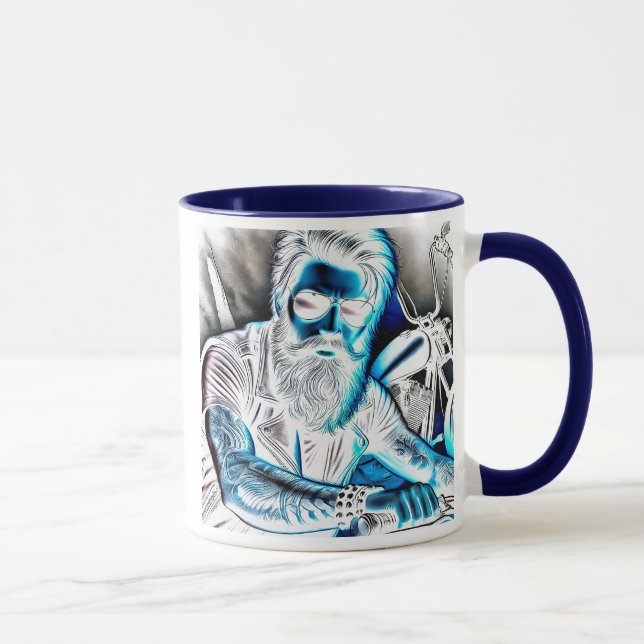 Mug Un motard au guidon de sa moto. (Droite)