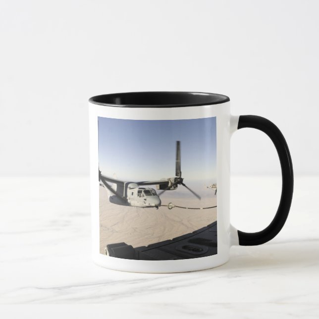 Mug Un MV-22 Osprey ravitaille le mi-vol (Droite)