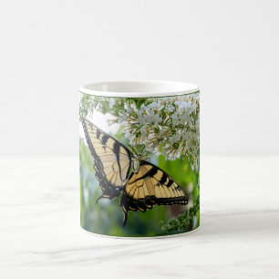 Mug Un papillon aux ailes jaunes et noires