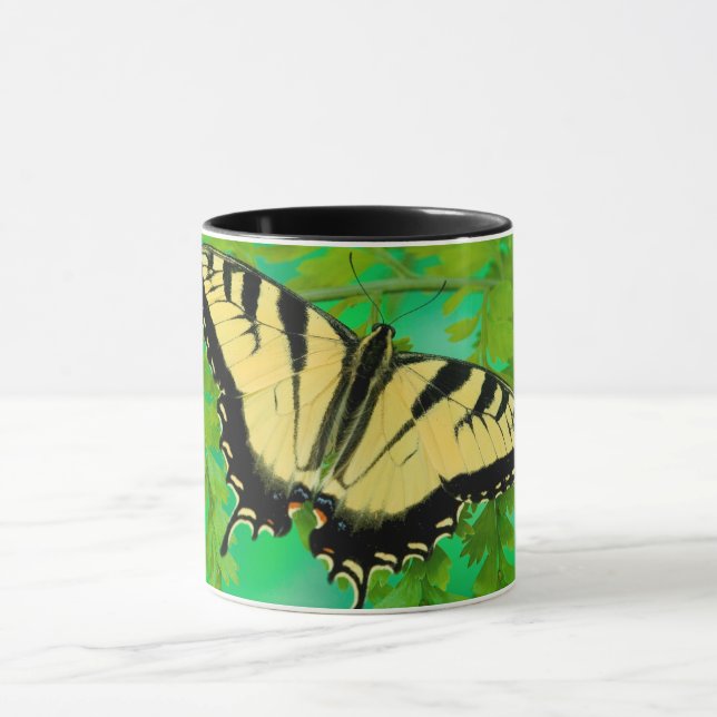 Mug Un papillon Papilio posé (Centre)