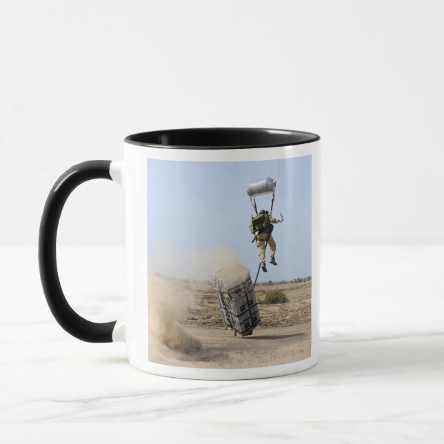 Mug Un pararescueman descend dans la zone (Gauche)