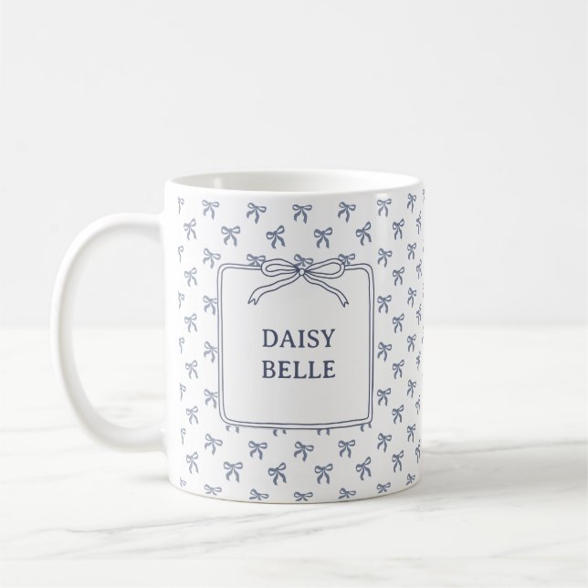 Mug Un petit bébé bleu jean noeud papillon coquette (Gauche)
