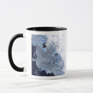 Mug Un petit champ de glaciers entoure la baie de Baff