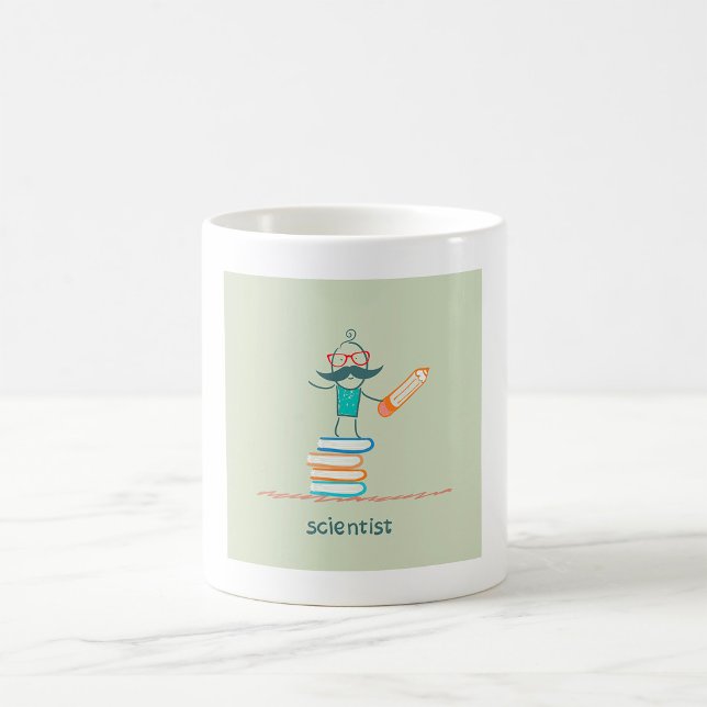Mug Un scientifique debout sur les livres (Créateur téléchargé)