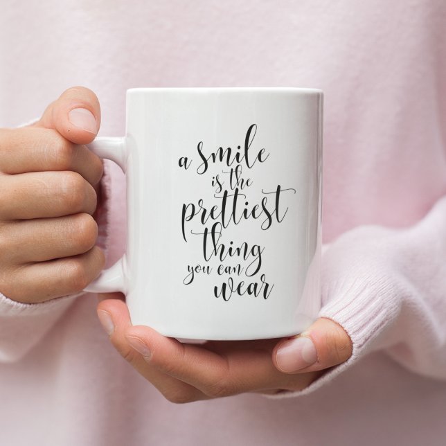 Mug Un sourire est la chose la plus jolie que l'on pui (Créateur téléchargé)