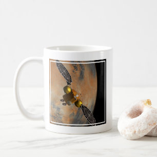 Mug Un vaisseau Spacecraft Orbitant Mars.