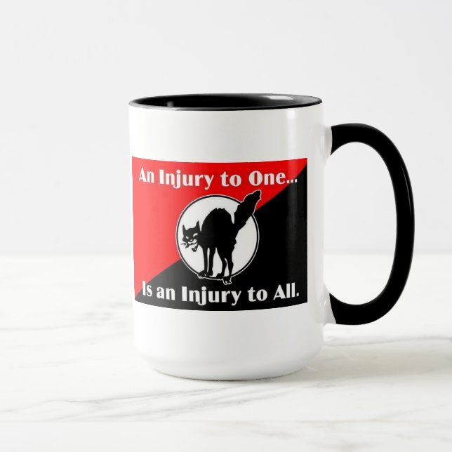 Mug une blessure à une est et blessure dans toute la (Droite)
