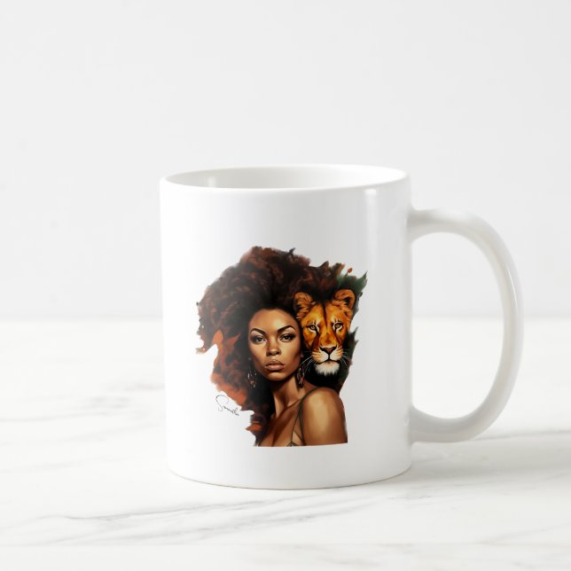 Mug Une femme afro-américaine avec un lion majestueux (Droite)