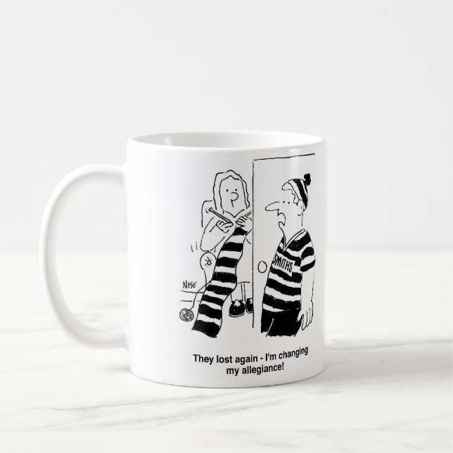 Mug Une femme est Tricot une écharpe pour le fan de fo (Gauche)