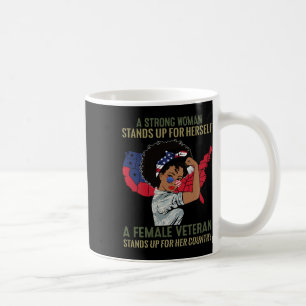 Mug Une Femme Forte Se Déclenche Pour Elle-Même Une Fe