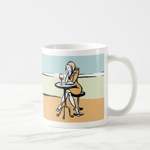 Mug Une Fille Appréciant Le Vin Rouge Dans Un Café