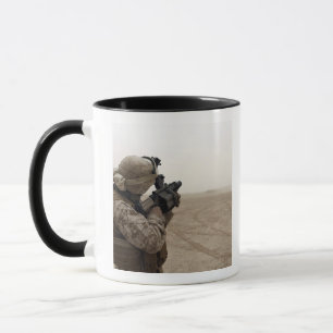 Mug Une marine met le feu au M-32