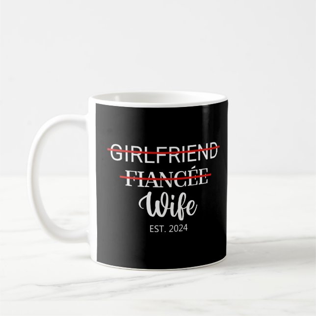 Mug Une Petite Amie Fiancée Est. Couple marié 2024 (Gauche)