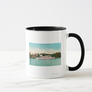Mug Une scène du fleuve Sacramento avec un bateau de