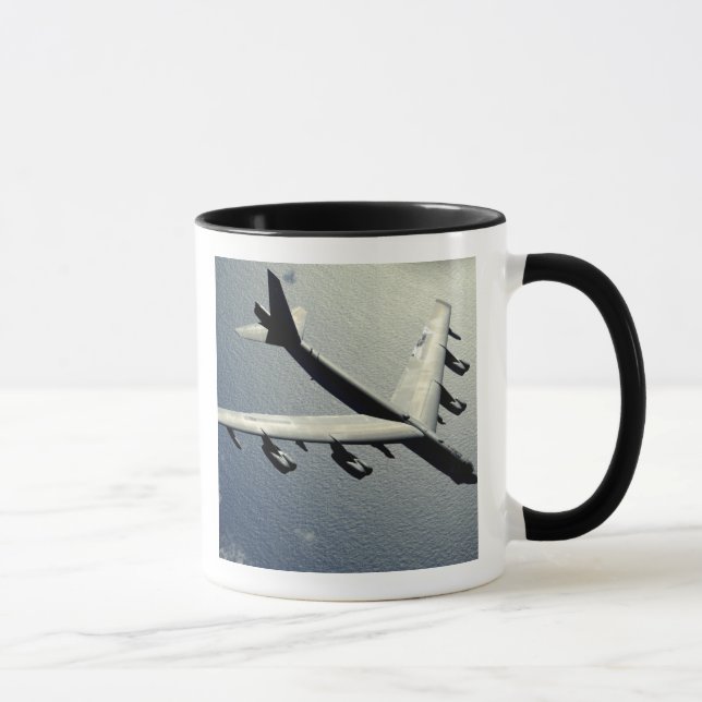Mug Une Stratoforteresse B-52 en vol (Droite)