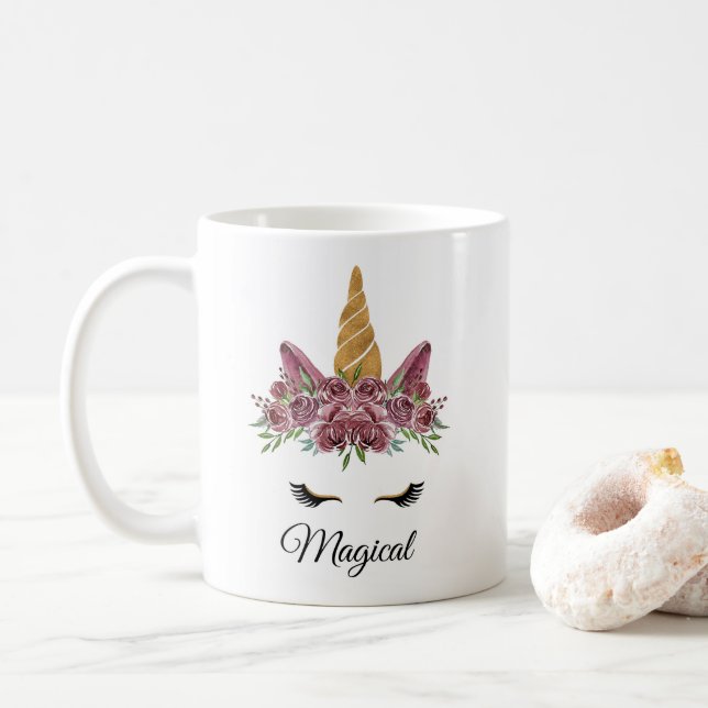 Mug Unicorne magique avec des Roses pourpres buvant de (Avec donut)