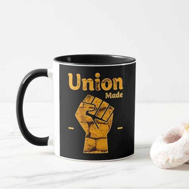 Mug Union Made Worker Fist Labor Day Design (Avec donut)