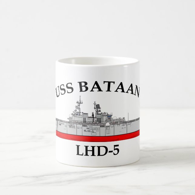 MUG USS BATAAN, LHD5, AMPHIBIE ASSAULT SHIP (Centre)
