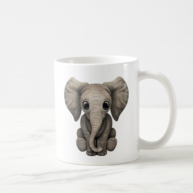 Mug Veau mignon d'éléphant de bébé s'asseyant (Droite)