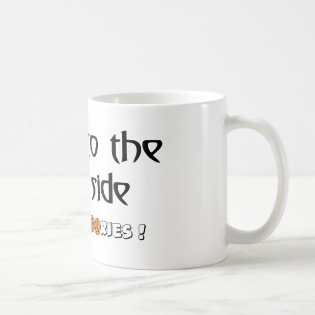 Mug Venez au côté en noir - nous prenons des biscuits (Droite)
