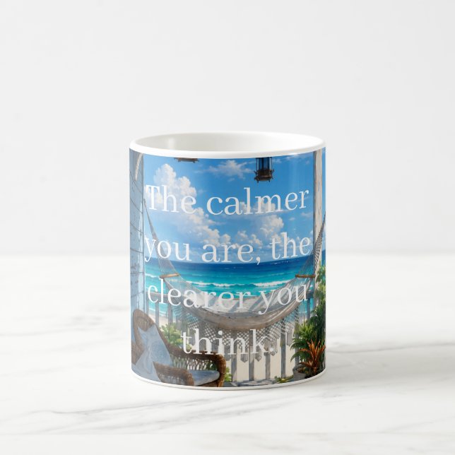 Mug Véranda côtière avec hamac et mer turquoise (Centre)