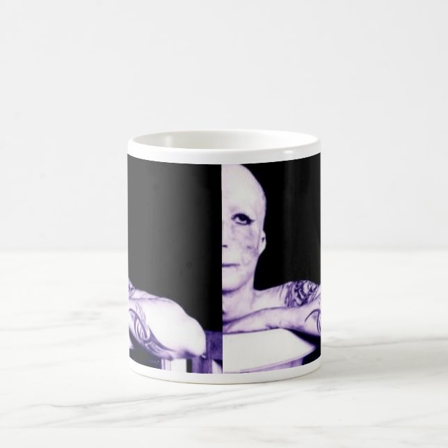 Mug verre à moitié vide, verre à moitié vide (Centre)