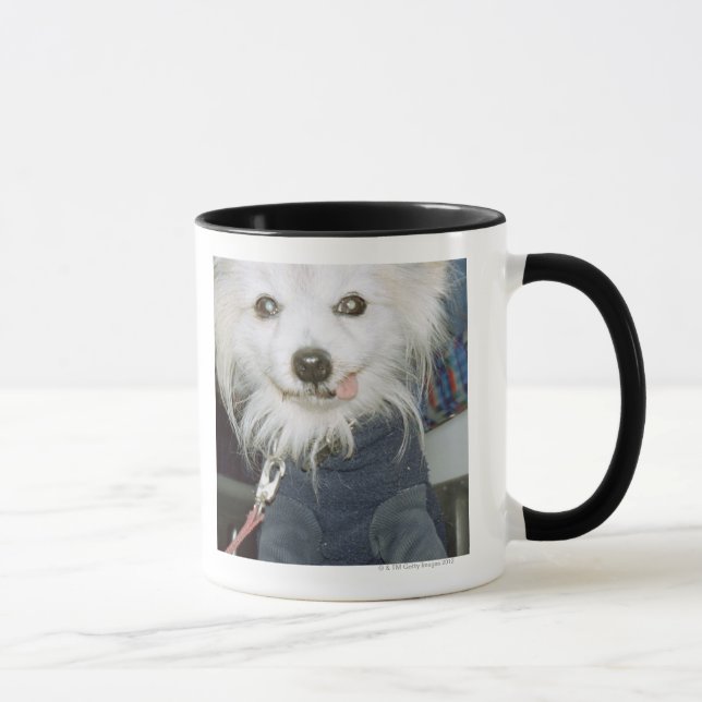 Mug Vêtements de port d'un chien blanc (Droite)