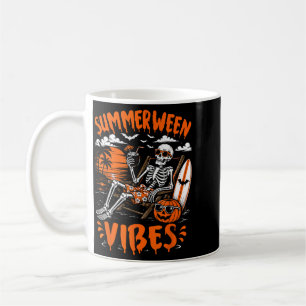 Mug Vibes d'Halloween d'été squelette plage relaxante